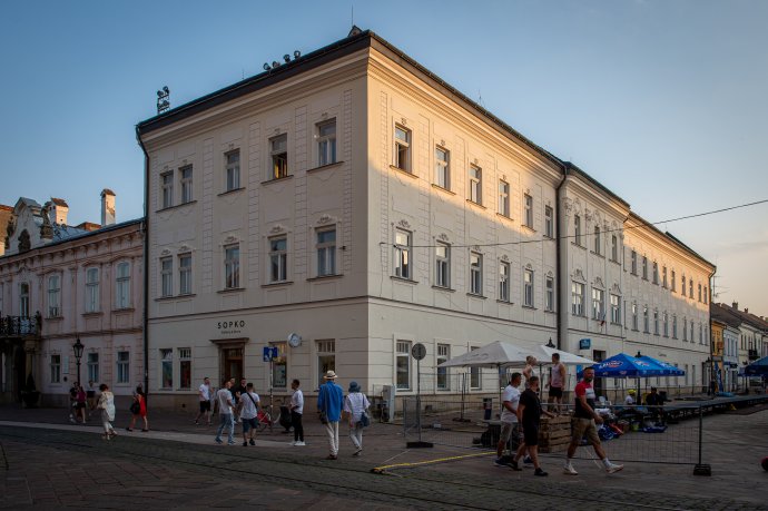 A Manevi kassai épülete. Fotó N - Peter Lázár