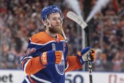 Ráno s NHL: McDavid sa chce s Edmontonom pokúsiť o nemožné. Ukázal, že sa nebojí riskovať