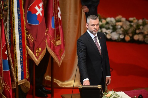 Pellegriniho prvé slová: „Slovensko je rozdelené. Múr je, žiaľ, pokropený aj krvou.“