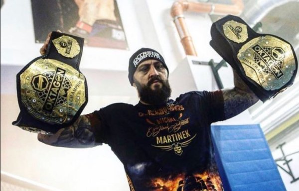 Hral s&nbsp;Pálffym, no kariéru urobil v&nbsp;MMA. Krivda z&nbsp;hokeja mi pomohla v&nbsp;klietke, vraví zápasník Martínek