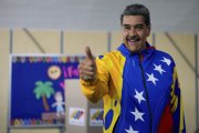 Madurov režim zjavne sfalšoval výsledky volieb, Venezuelčania sa v dojímavých scénach búria