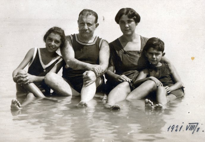 Strandolók 1921-ben. Fotó - Fortepan / Lugosi Szilvia