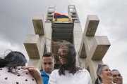 Odpoja jej elektrinu a vezmú aparatúru. Líderka opozície vo Venezuele bojuje proti Madurovi, aj keď jej zakázali kandidovať