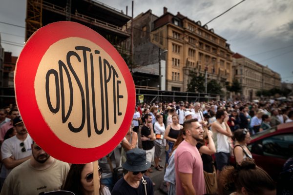 Odstúpte, skandovali tisícky ľudí proti ministerke Šimkovičovej. Kultúrna scéna hovorí o&nbsp;štrajku