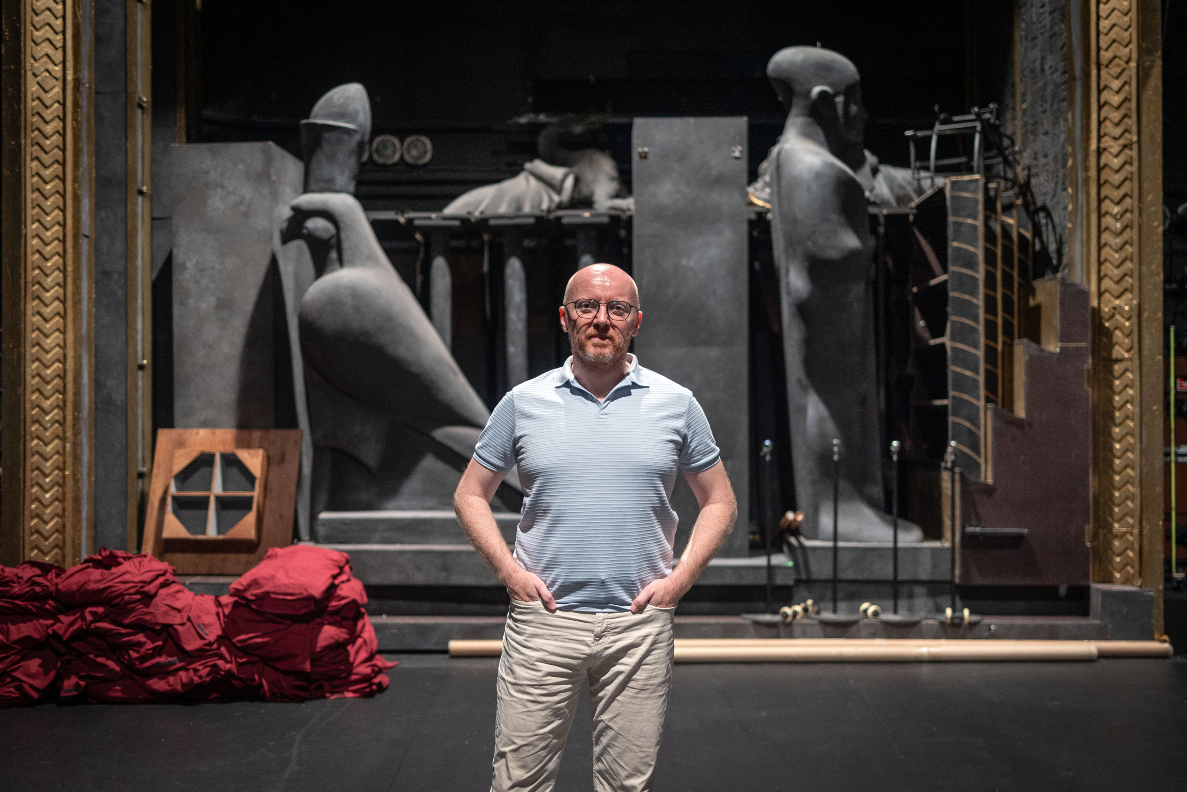 Nechcem byť zodpovedný za chyby iných, vraví riaditeľ Opery SND, ktorý rezignoval. Z&nbsp;divadla však neodchádza