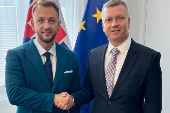 Matúš Šutaj Eštok belügyminiszter és Forró Krisztián, a Magyar Szövetség elnöke találkozója június 7-én. Fotó - Forró Krisztián FB-oldala