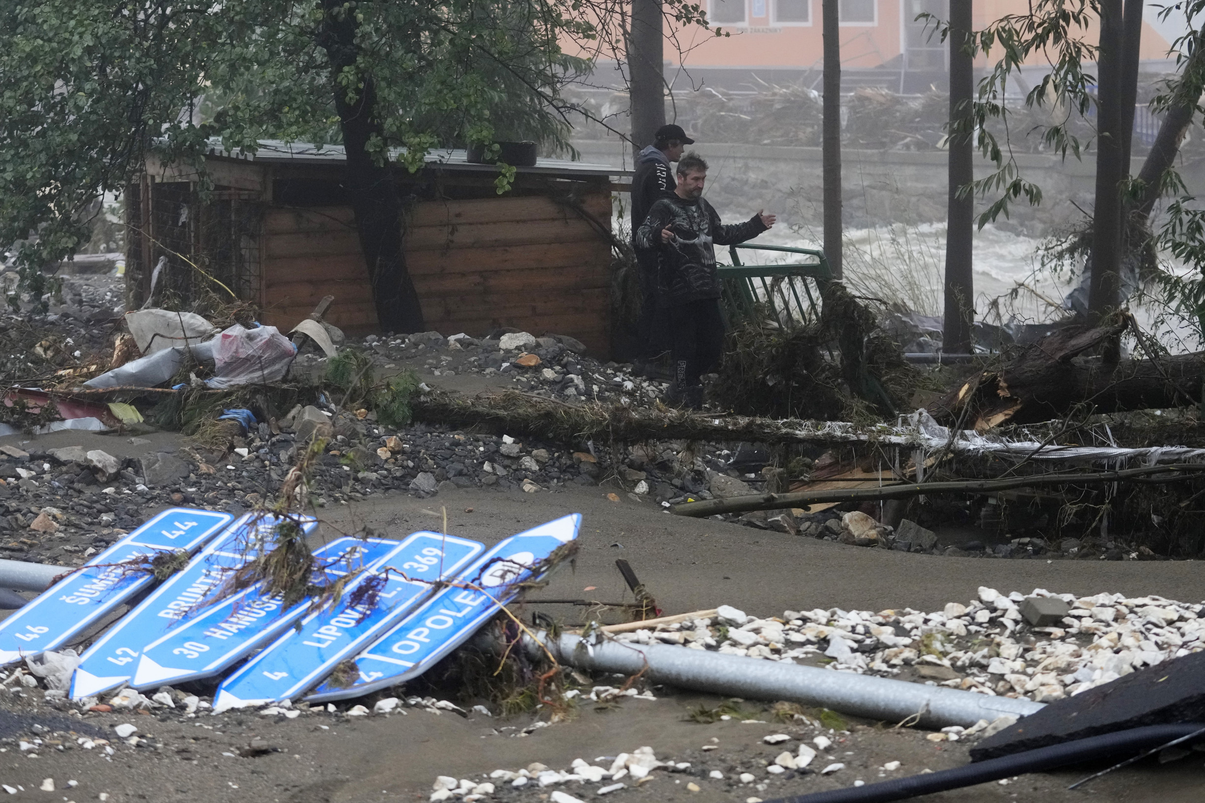 Česko sa pripravuje na ďalšiu vlnu, dážď sa rozširuje aj na západ krajiny