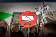 Kultúrna scéna vyhlásila štrajkovú pohotovosť. Žiada zastavenie devastačných zásahov do kultúry
