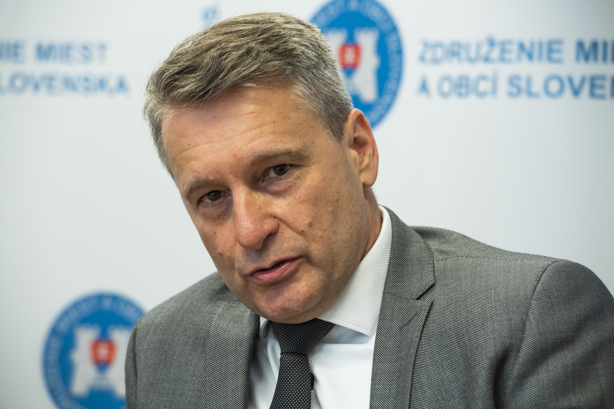 Kontrola NKÚ nenašla závažné pochybenia v&nbsp;kultúrnych fondoch. Šimkovičová tvrdí, že „šafárili“ a&nbsp;jej predchodkyne to nezaujímalo