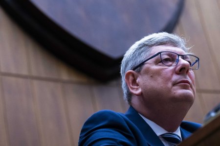 Ekonomický newsfilter: Koaličná „podpora podnikania“ prinesie viac byrokracie a ďalšie stovky eur právnikom