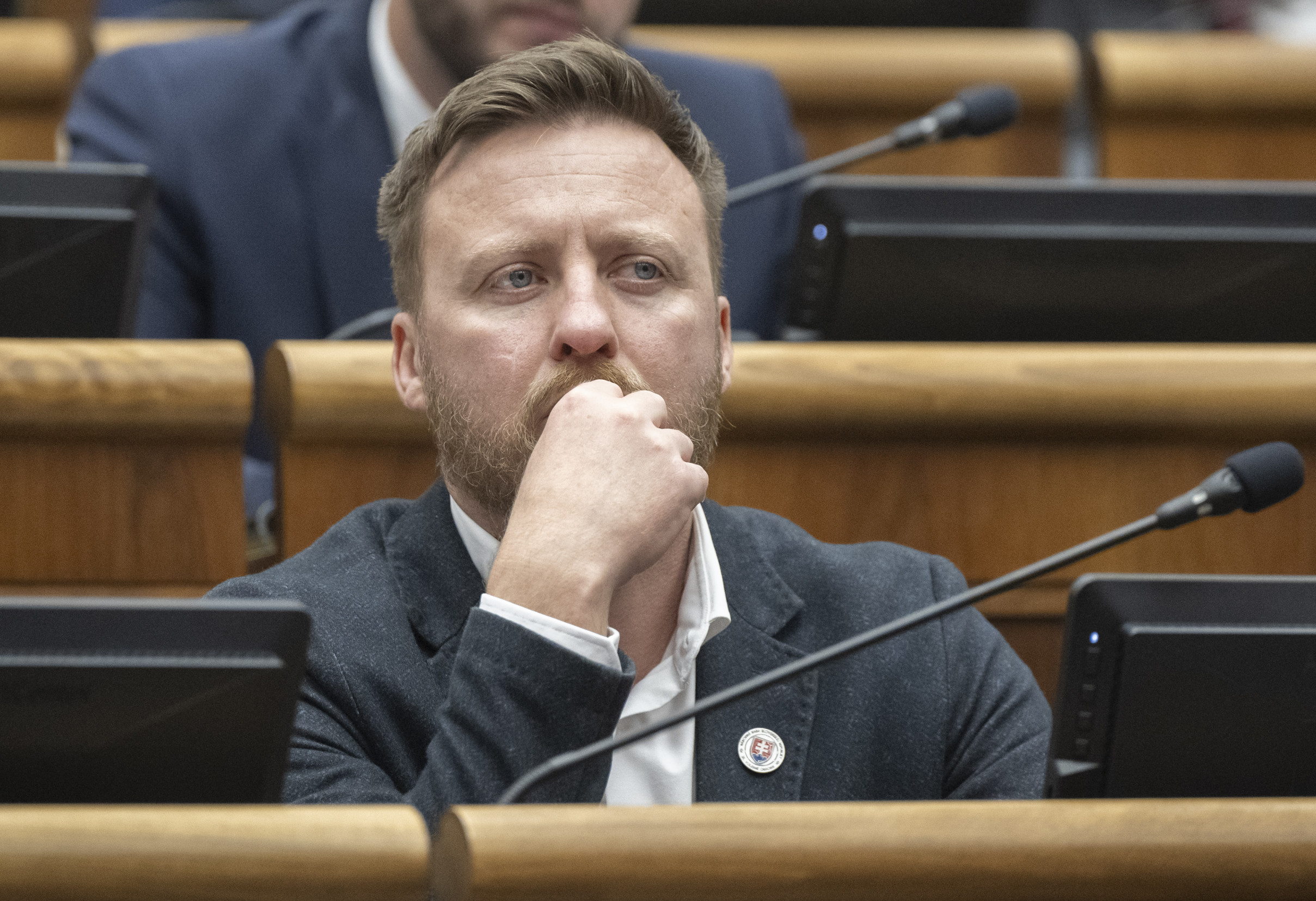 Vymyslený syndróm čkania a Univerzita Petra Kotlára. Ako mi chcel časopis, kde vyšla Kotlárova štúdia, vydať podvodný AI článok