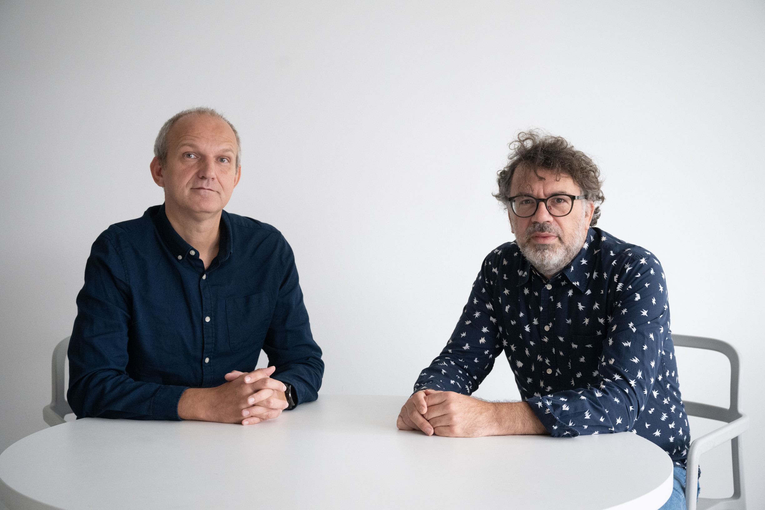 Komentátori Denníka N: Teleportujeme sa do 90. rokov. Štát prestáva fungovať a&nbsp;každý, kto to kritizuje, je zrazu nepriateľ