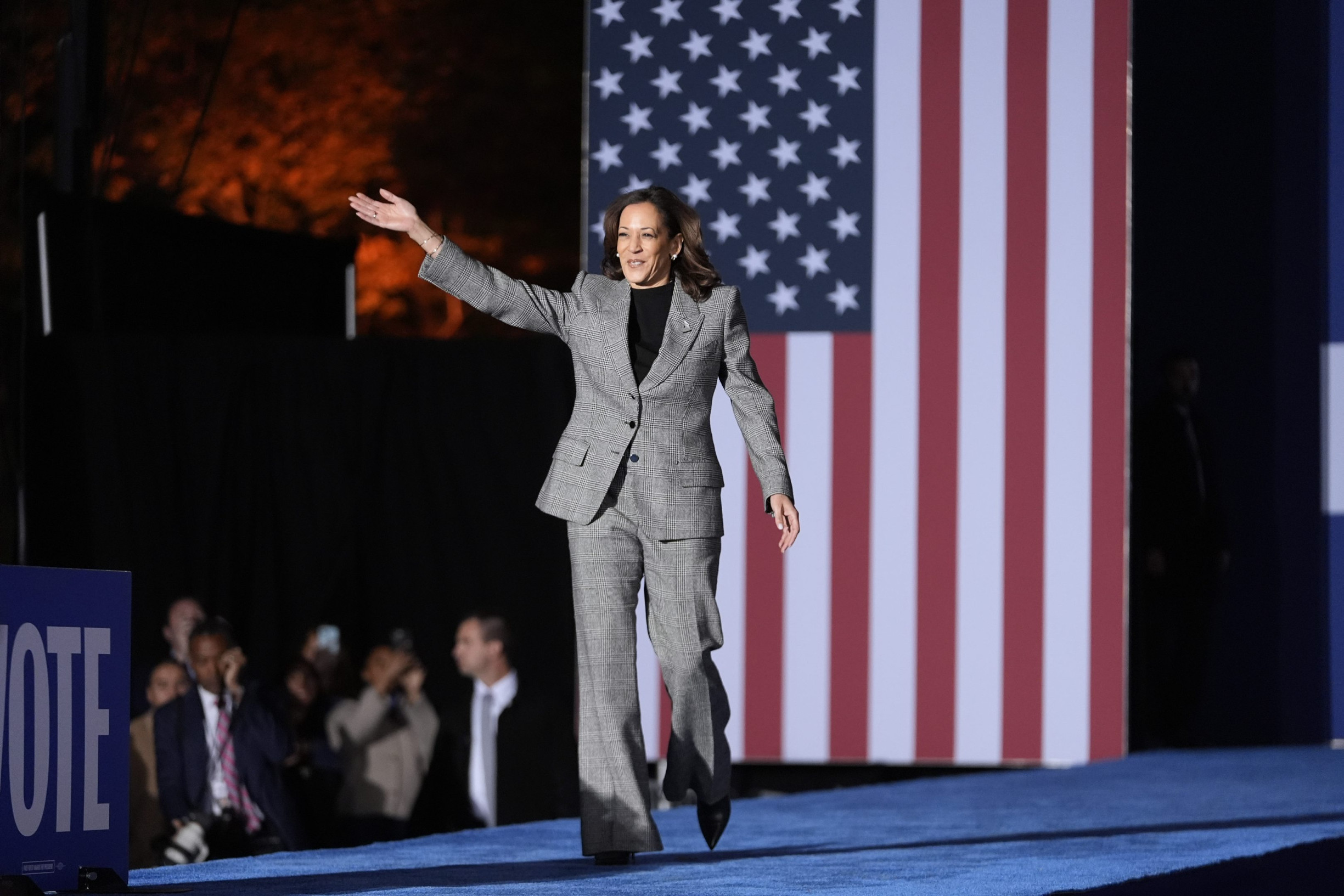 Harrisovej poradcovia prvýkrát opísali, prečo vyhral Trump. Mali sme krátky čas na kampaň, tvrdia