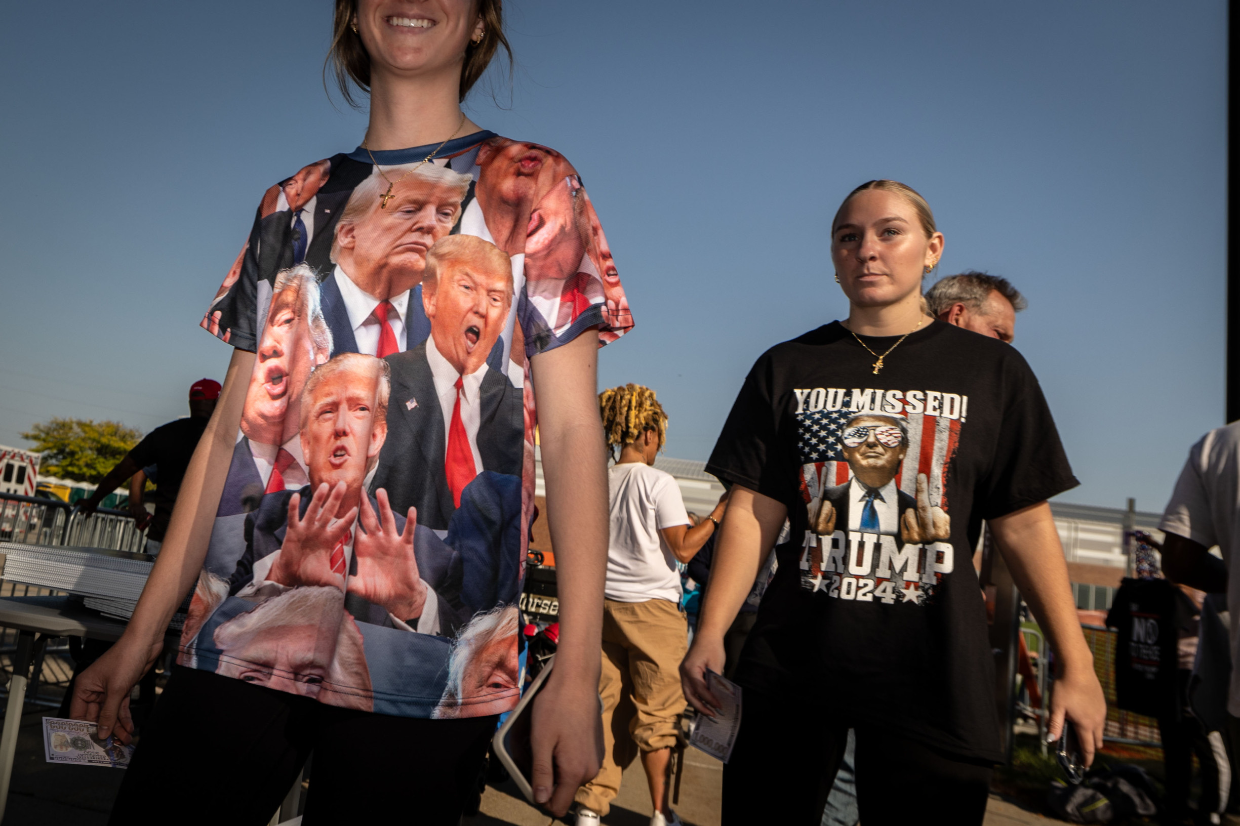 Trumpova éra sa tak ľahko neskončí. Zaberú na voličov varovania pred jeho autoritárstvom?