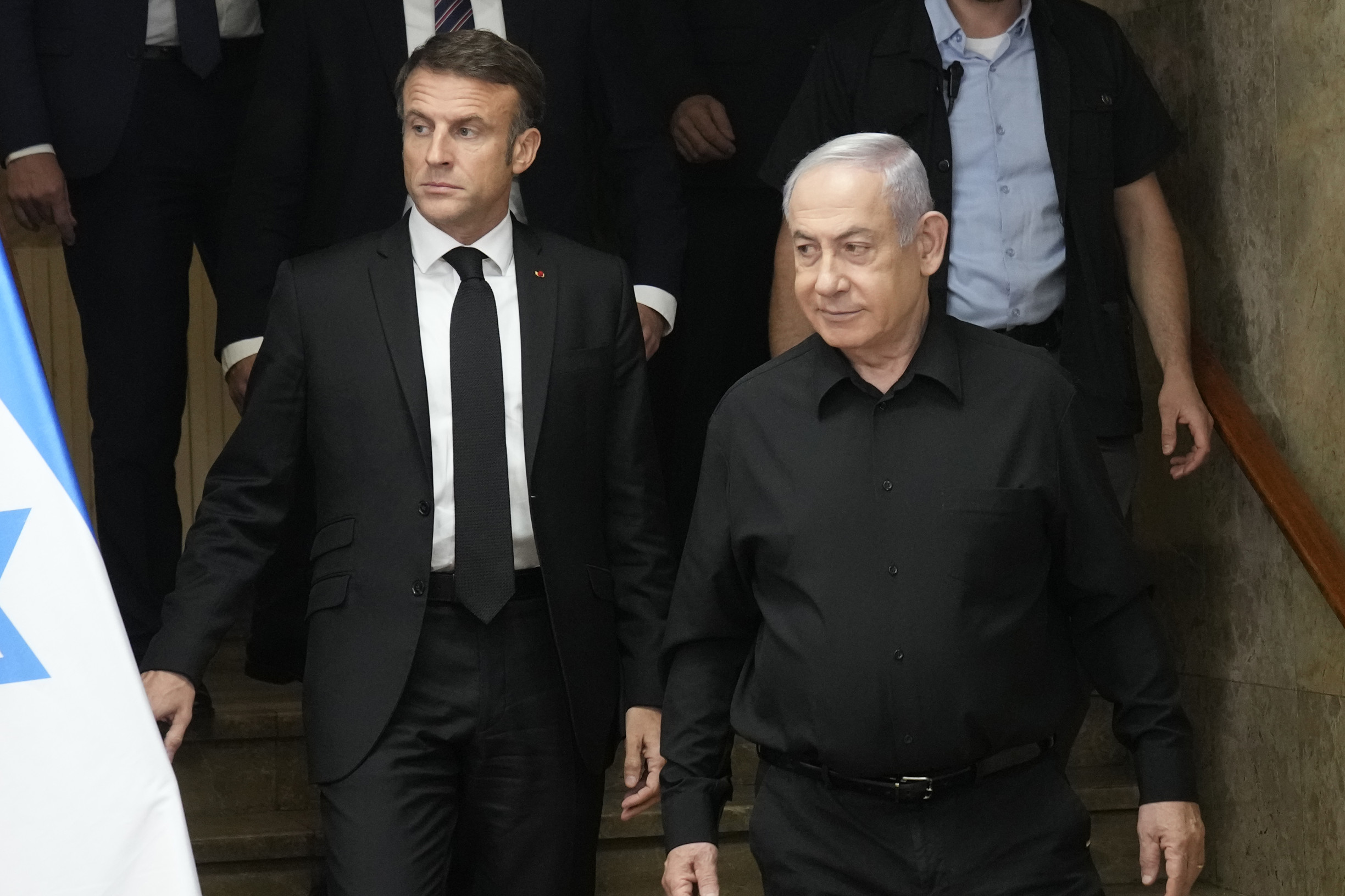 Napätie na trase Paríž – Tel Aviv: ako sa Macron pohádal s&nbsp;Netanjahuom a&nbsp;ako sa mu v&nbsp;diplomacii nedarí