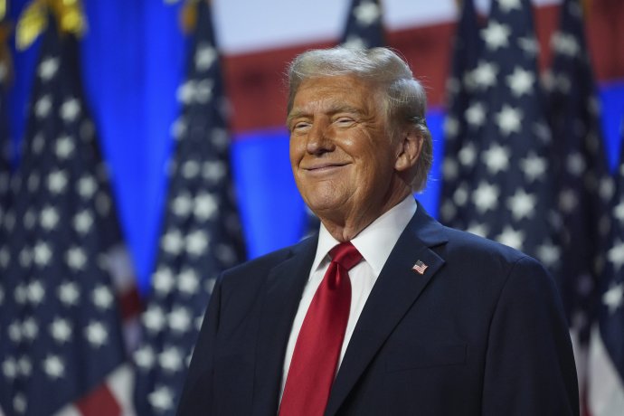 Donald Trump a győzelmi beszéde közben. Fotó - TASR/AP