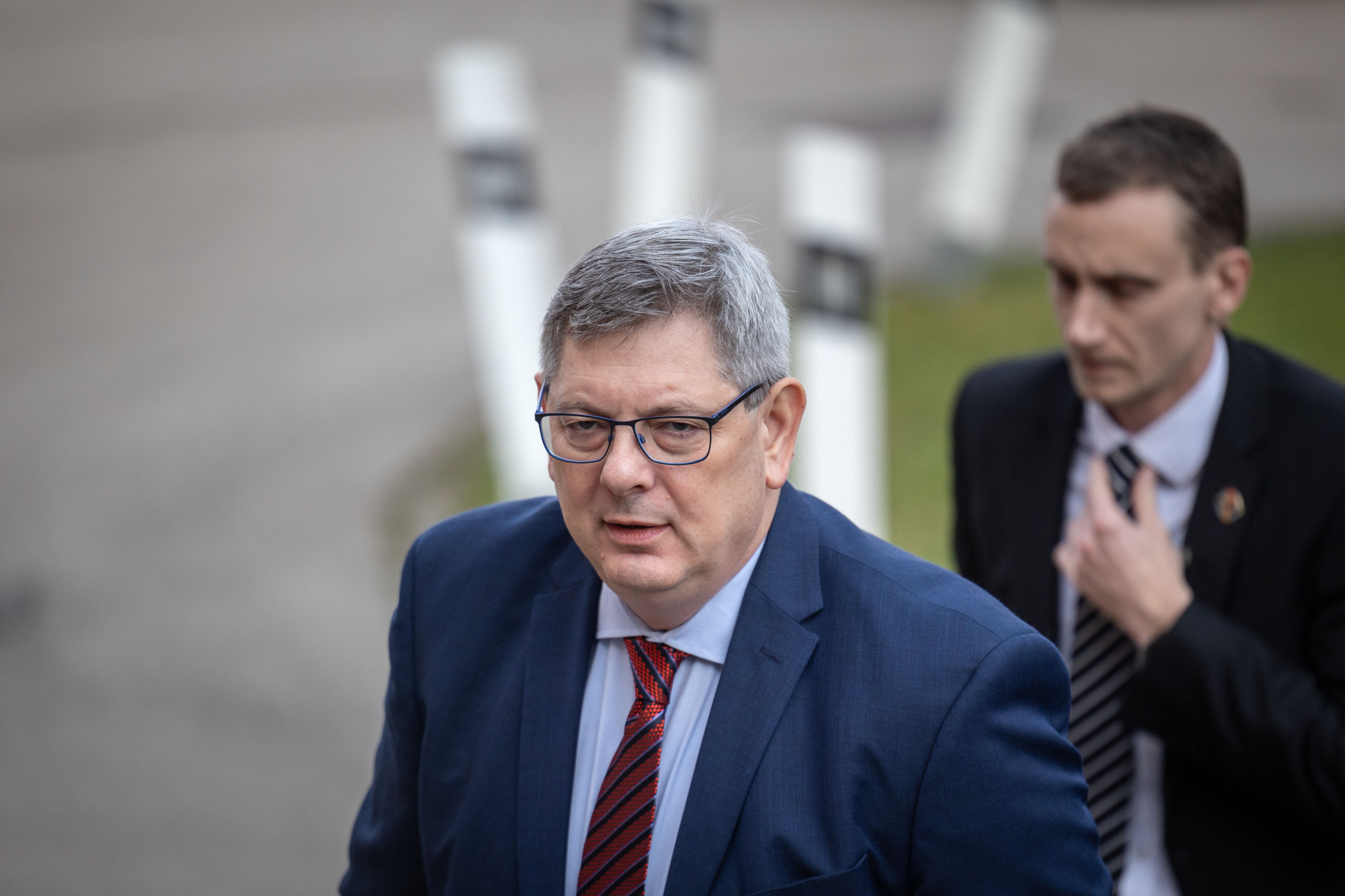 Horalkový paragraf je v&nbsp;parlamente, koalícia ho chce schváliť zrýchlene. Vinu za krádeže zvaľuje na opozíciu a&nbsp;médiá