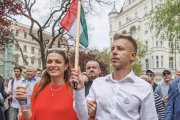 Ľudia smrdia, novinári sú debili. Orbánovci útočia na lídra opozície Magyara vďaka nahrávkam od jeho expriateľky