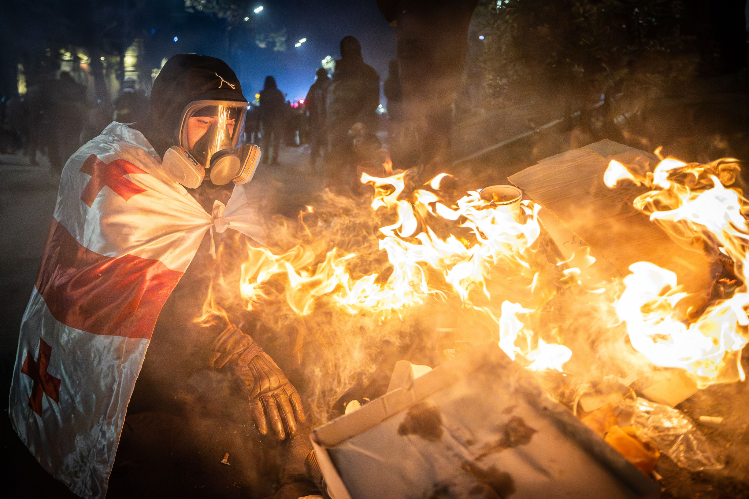Ľud v. ťažkoodenci. Chaotické protesty bez lídrov sa v&nbsp;Tbilisi v&nbsp;noci menia na hru kto z&nbsp;koho