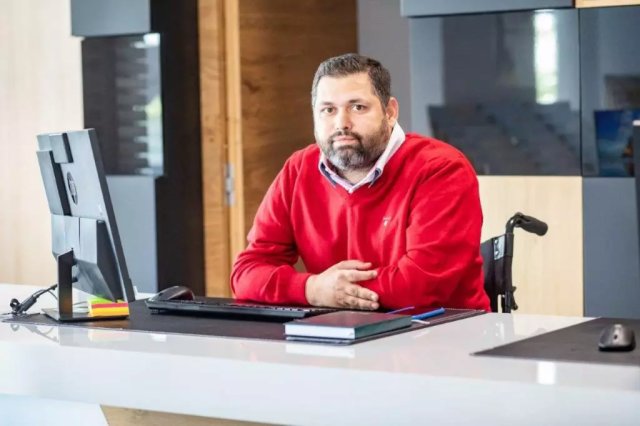 V interiérovom štúdiu, ktoré funguje ako chránené pracovisko. Foto - Norbert Suchánek