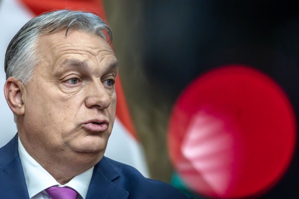 Orbán pritvrdzuje, svojich kritikov nazval plošticami a&nbsp;zákonom zakázal Pride