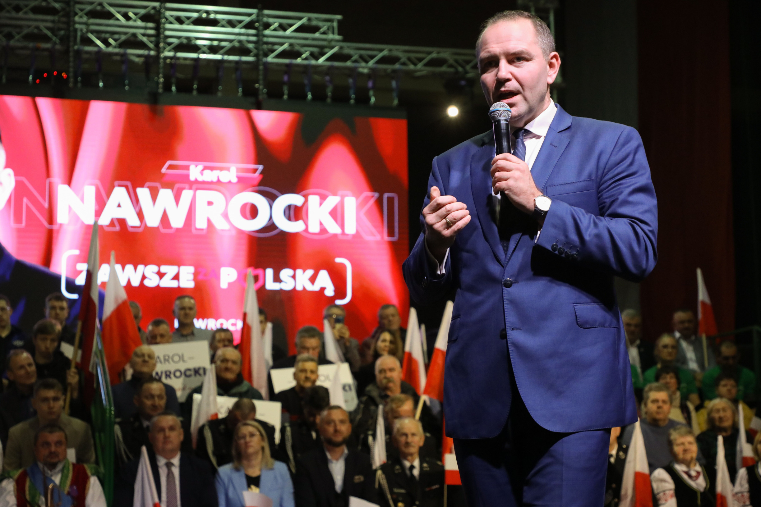 Starého pána pripravil o byt. Nečakaný škandál môže potopiť kandidáta PiS vo voľbách