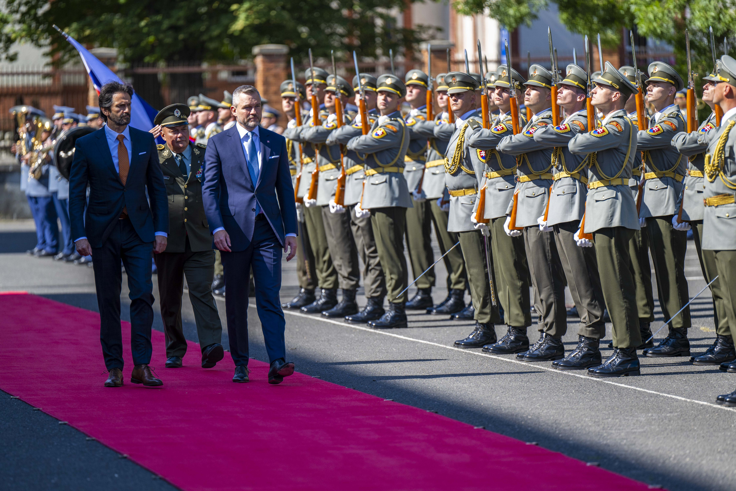 Ostatné štáty budú masívne zbrojiť, Fico sa pýta, či uprednostniť tanky pred dôchodcami