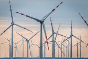 Menej plynu, viac slnka a vetra. Európa zvláda novú energetickú krízu lepšie než tú po ruskej invázii