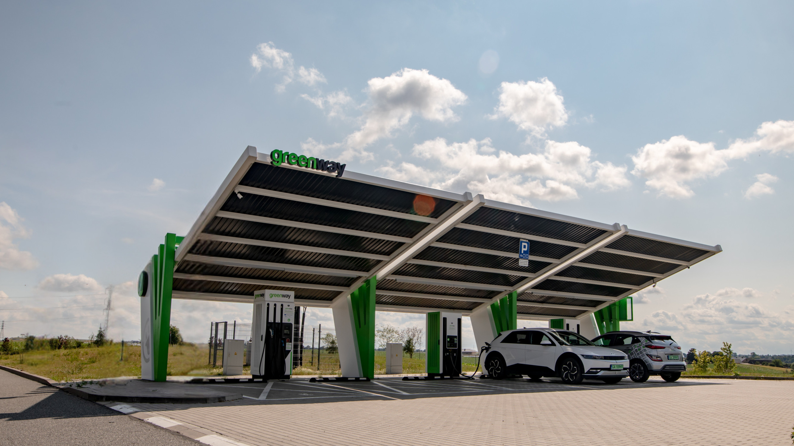 Slovenská sieť nabíjačiek GreenWay získala svetového investora – francúzsky fond s&nbsp;vyše biliónovými aktívami