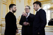 Európske krajiny zvažujú vyslanie vojakov na Ukrajinu. Rusko o tom nerozhoduje, odkázal Macron