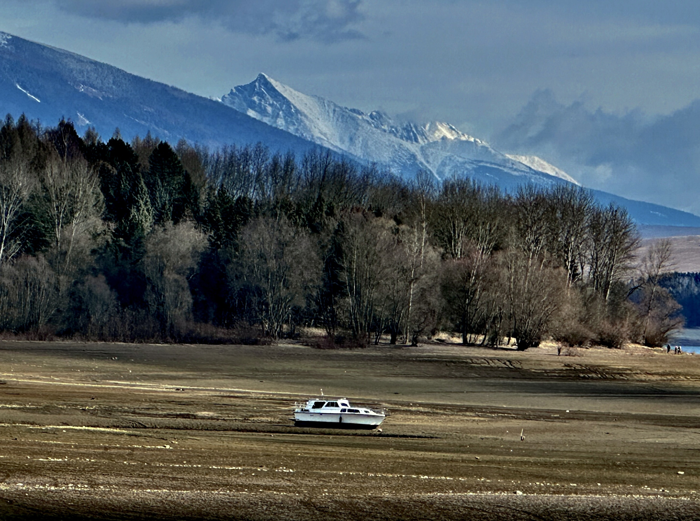 Boli sme na dne a&nbsp;nie je to katastrofa: správa o&nbsp;priehrade Liptovská Mara, kde klesla hladina o&nbsp;12 metrov