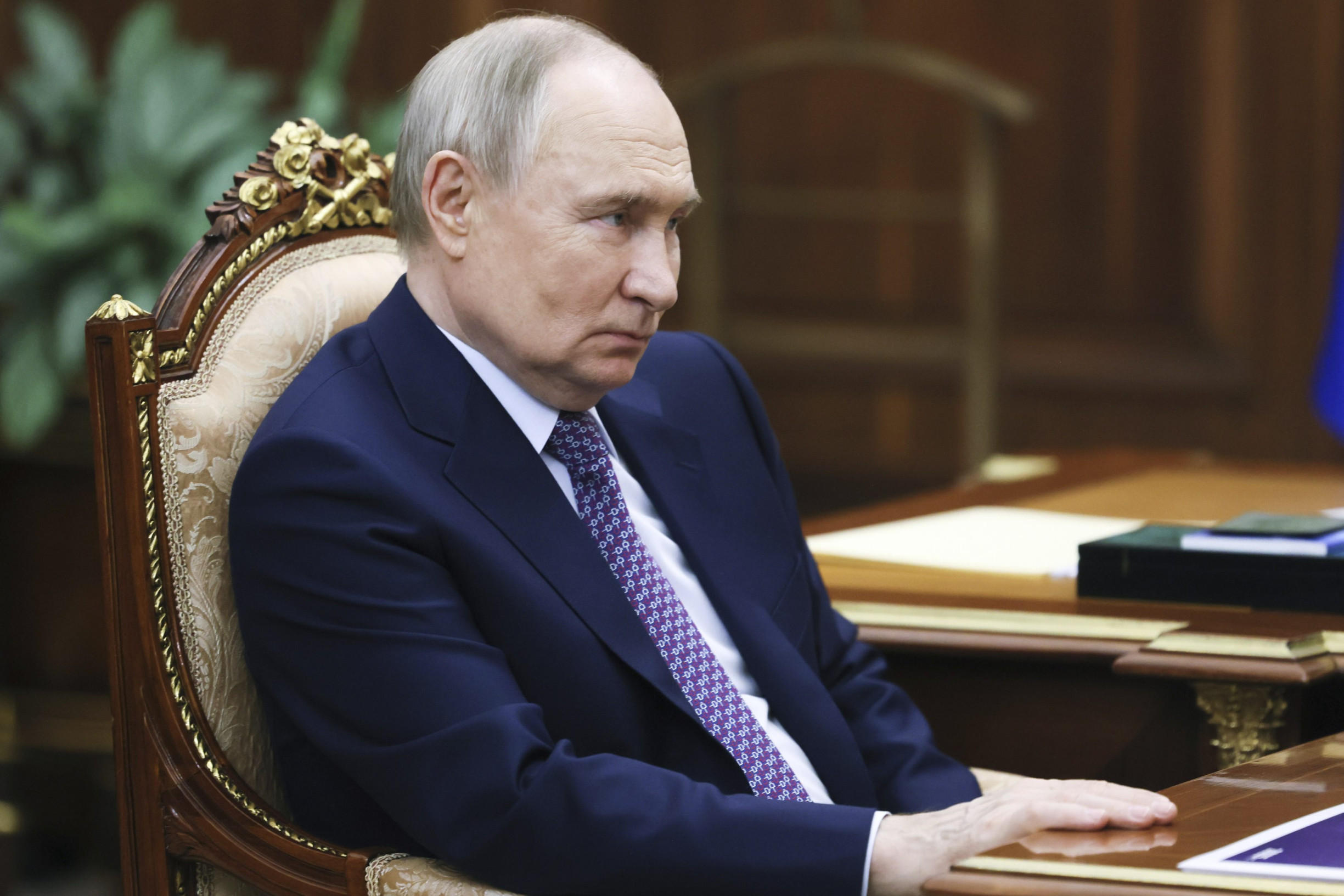 Vyzerá to, akoby Rusi iba naťahovali čas. Kým rokujú s&nbsp;Američanmi, po útoku v&nbsp;Sumách hlásia desiatky zranených