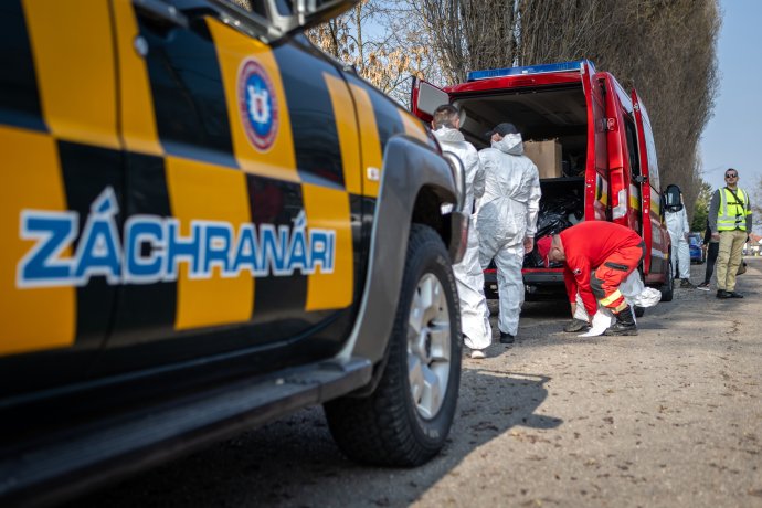 Készülődés a bakai állatmegsemmisítésre. Fotó N - Tomáš Benedikovič