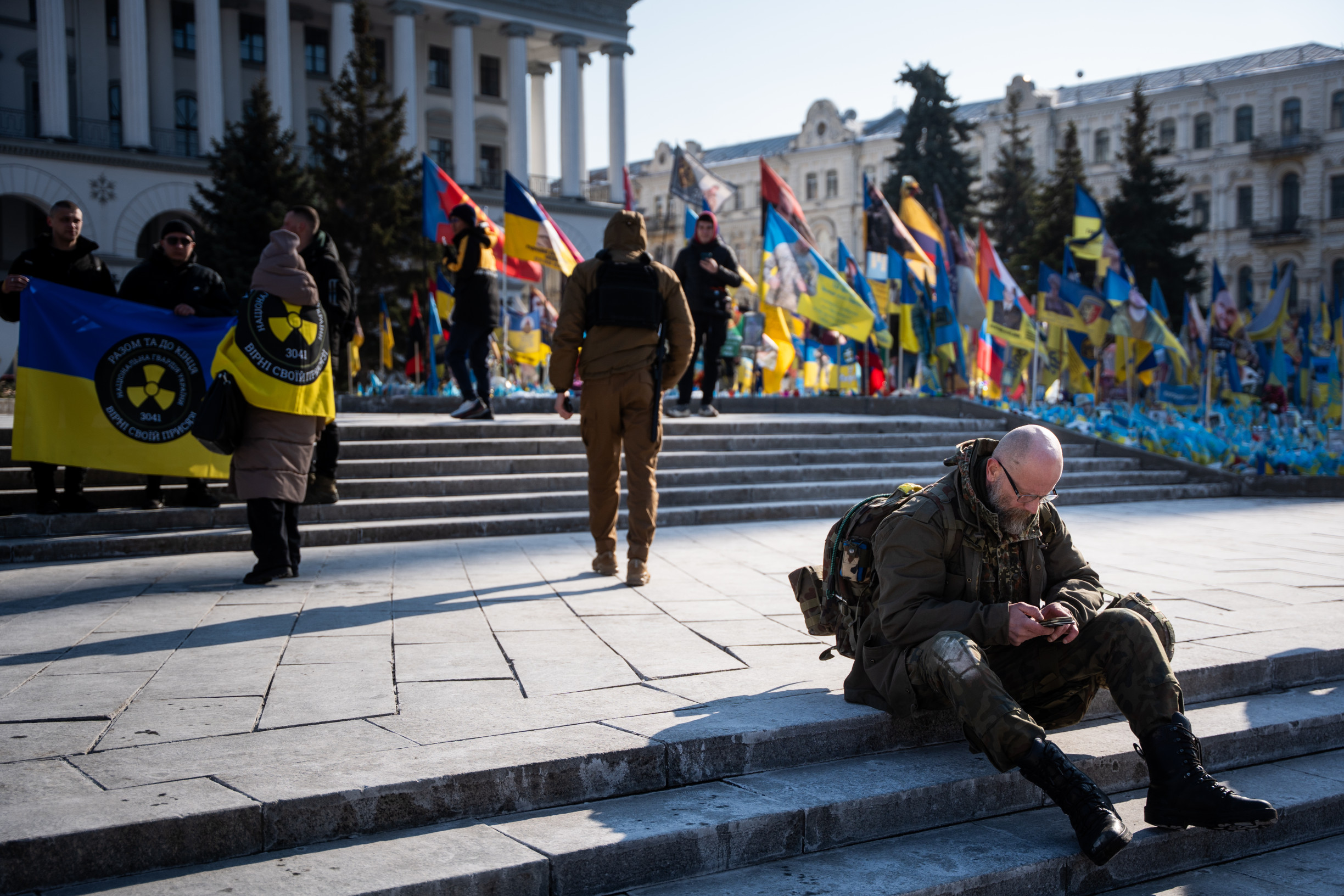 Vracia sa politika, o&nbsp;víťazstve sa už hovorí menej. Sedem postrehov z&nbsp;Ukrajiny po troch rokoch veľkej vojny