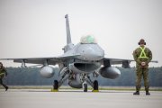 Pre Letecké opravovne Trenčín je nový biznis s F-16 spásou. Ako jediná zbrojovka doteraz na vojne nezarobili