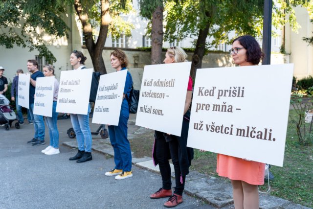 Z performancie Keď... v bratislavskom Starom lýceu. Foto - Dobrý trh
