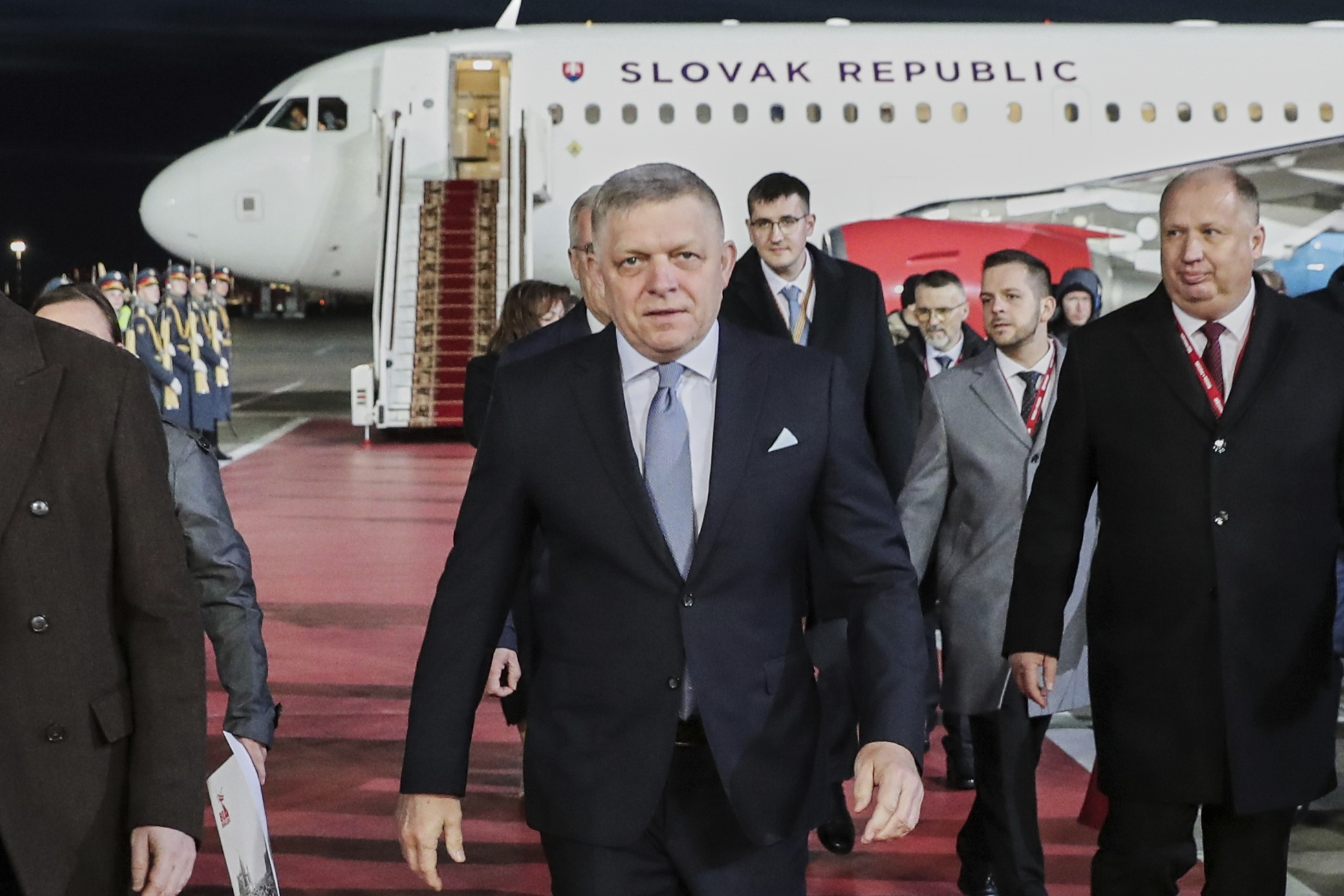 Newsfilter: Robert Fico nemusel sedieť na tribúne, aby zradil Slovensko
