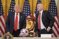 Donald Trump (vľavo) a Gianni Infantino. Foto - TASR/AP