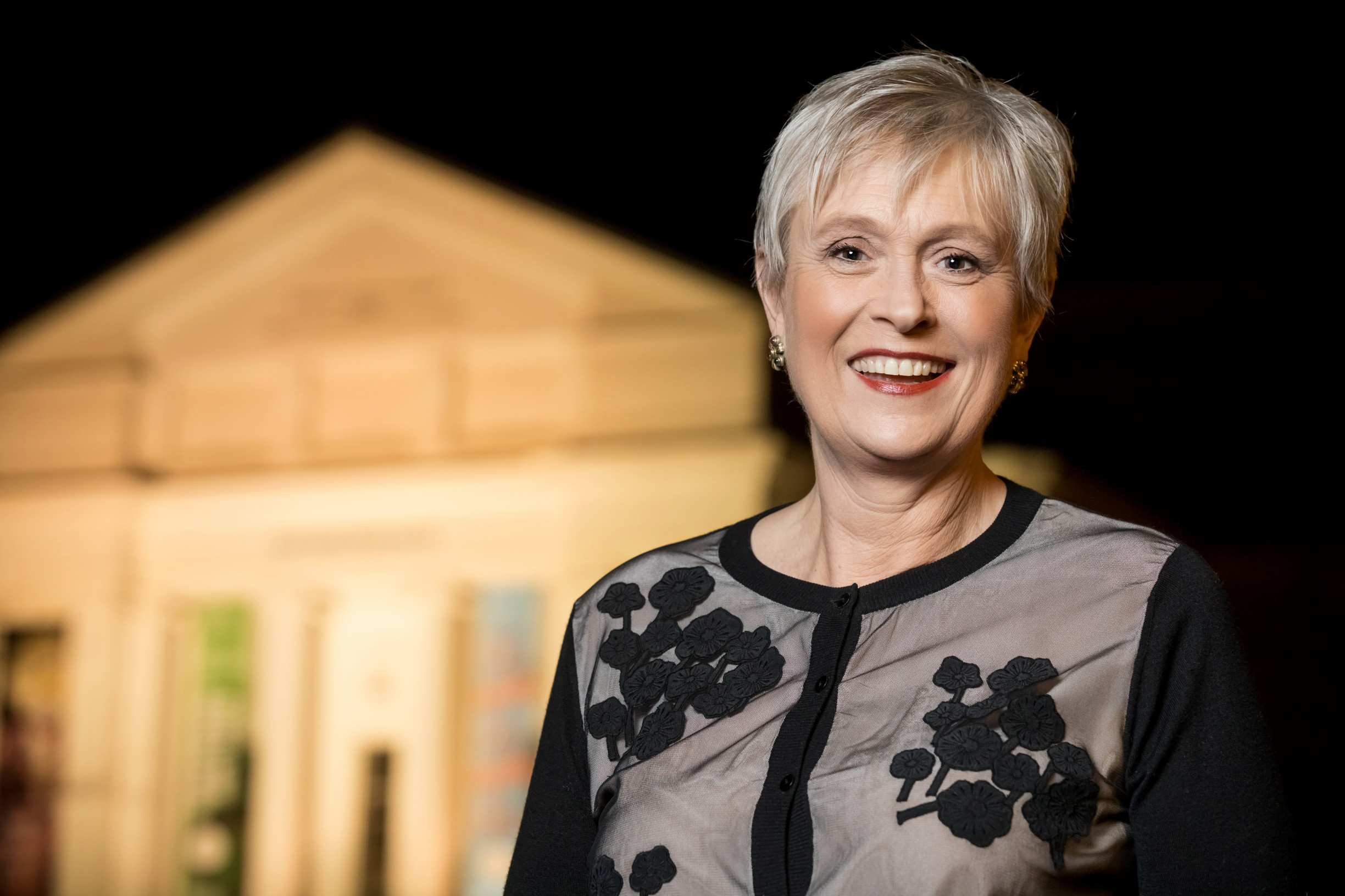 Nemôžeme démonizovať každého, kto s nami nesúhlasí. Umenie má hľadať dialóg v polarizovanom svete, vraví šéfka Opera Europe