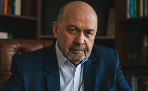 Víťazstvo krajne pravicového kandidáta môže Rumunsko priviesť na okraj priepasti, vraví bývalý vicepremiér