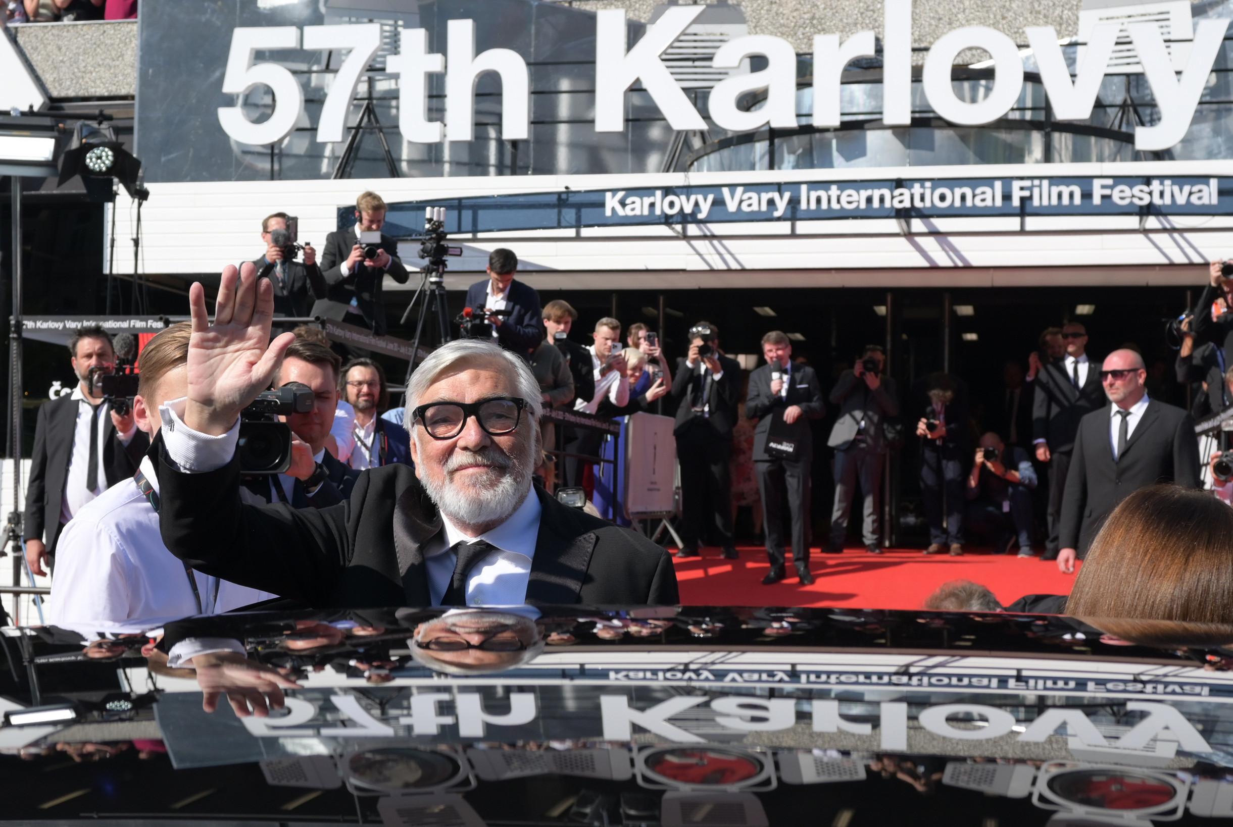 Zomrel Jiří Bartoška, filmový a divadelný kráľ, ​​prezident karlovarského festivalu aj lev salónov