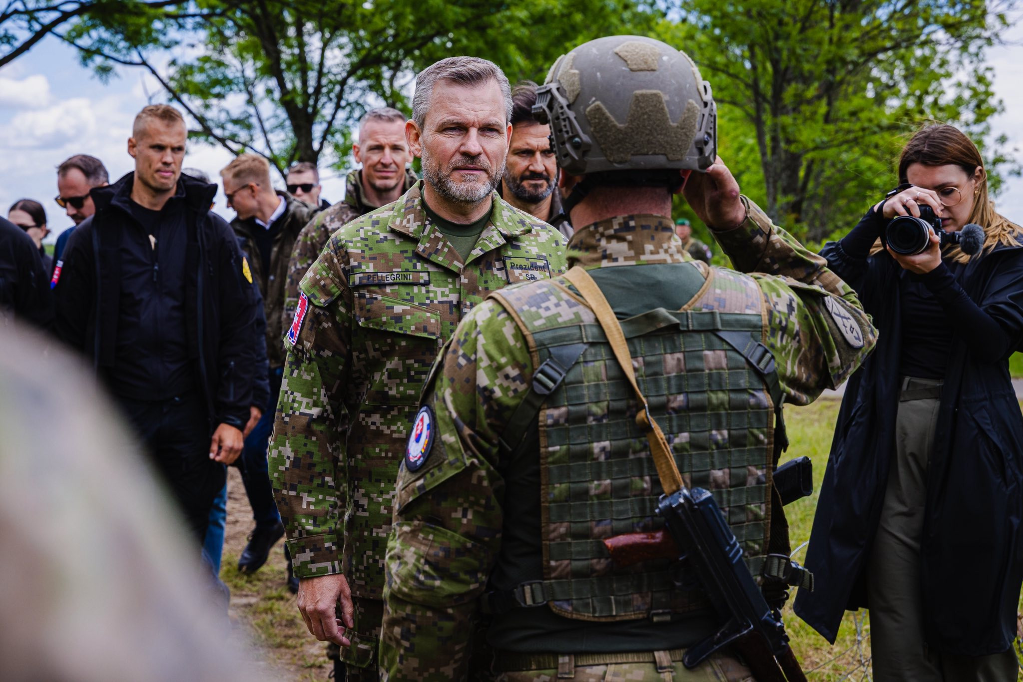Pellegriniho sľub o&nbsp;náraste obranných výdavkov na 3,5 % HDP berú v&nbsp;koalícii s&nbsp;rezervou, SNS je ostro proti