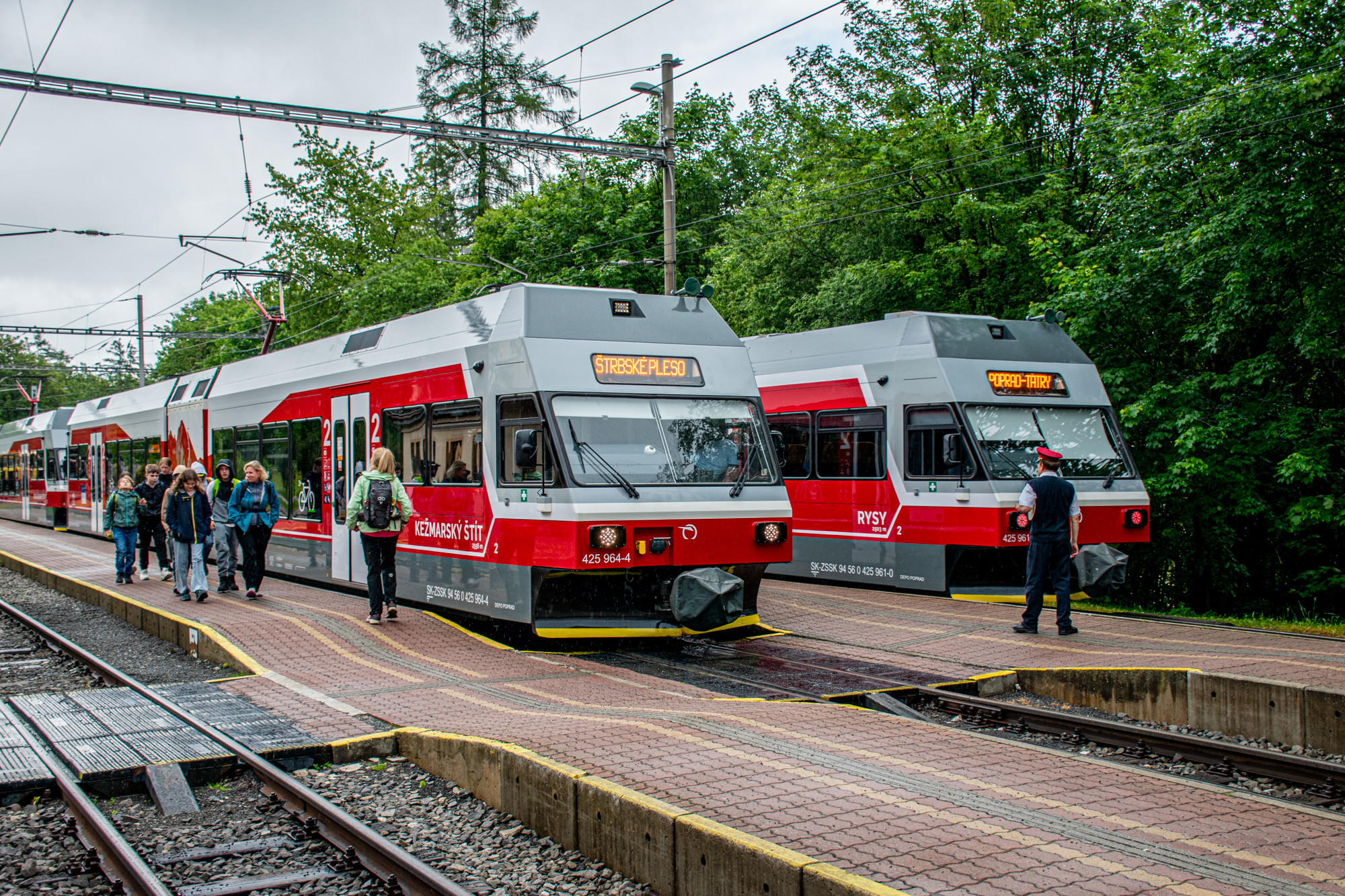 Zaplatia si turisti za drahšie lístky na električku? Tatranci sa boja, že ľudia sadnú do áut