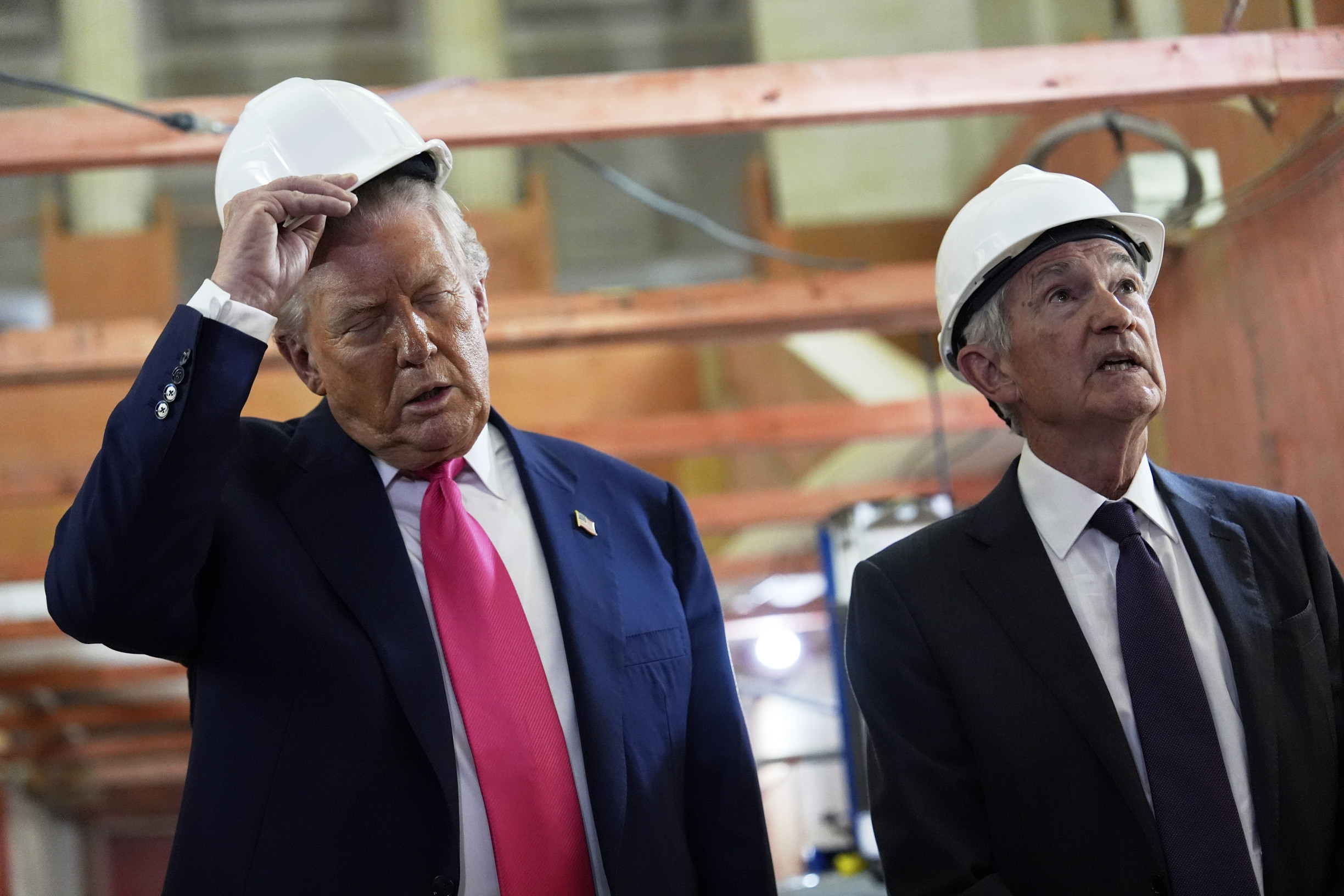 Trumpov svet (186. deň): USA a&nbsp;EÚ sú blízko dohode o&nbsp;clách, Brusel pohrozil obchodnou bazukou