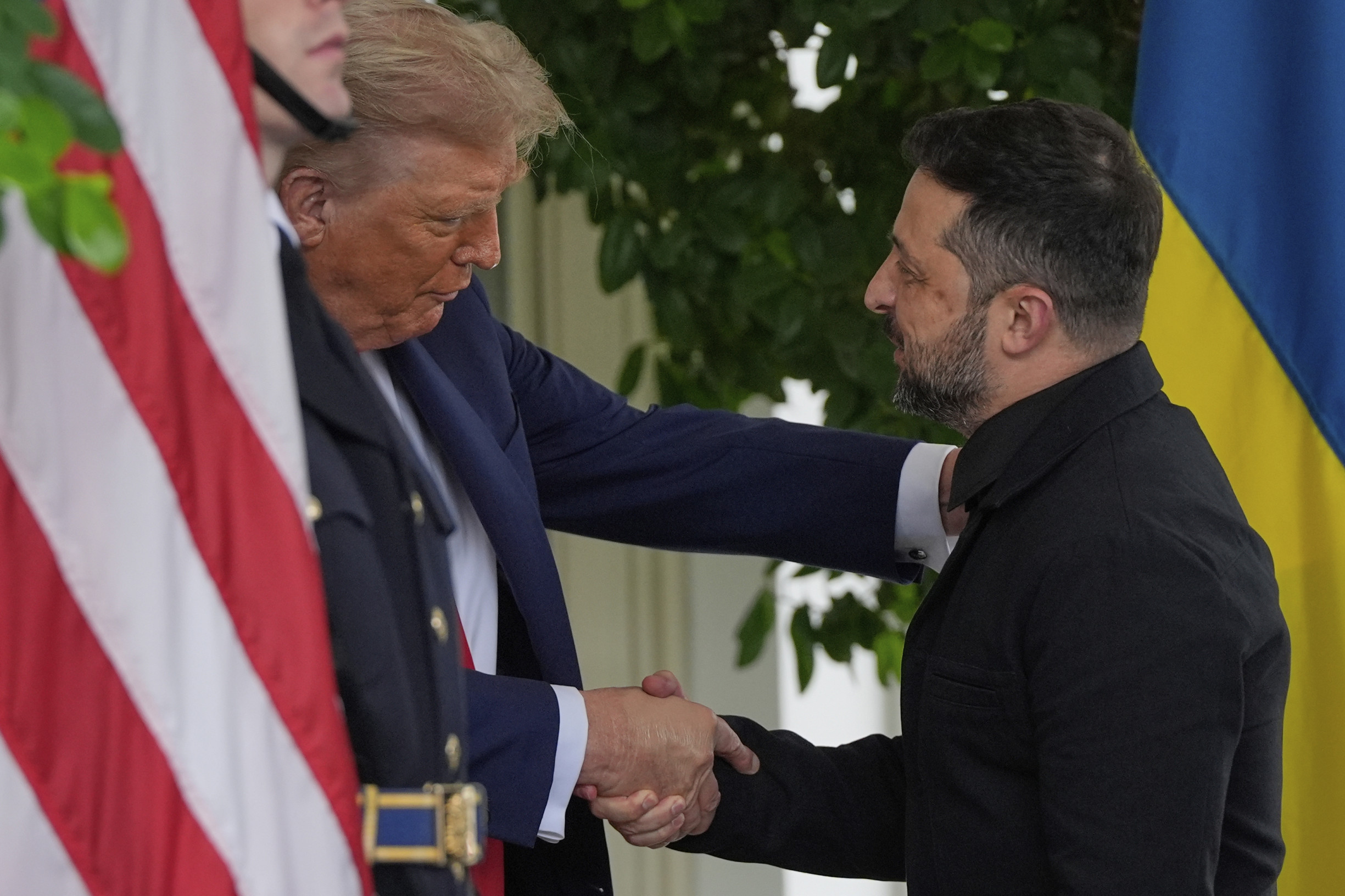 Trumpov svet (211. deň): Prečo sa prezident začal správať netypicky. A&nbsp;prečo oficiálne poznámky zo samitu pripomínajú slová z&nbsp;KĽDR