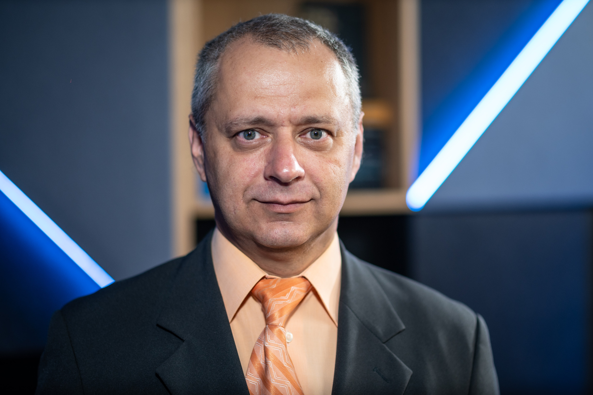 Zdravé verejné financie potrebujeme aj v čase hrozieb a konfliktov, hovorí Šuster z rozpočtovej rady