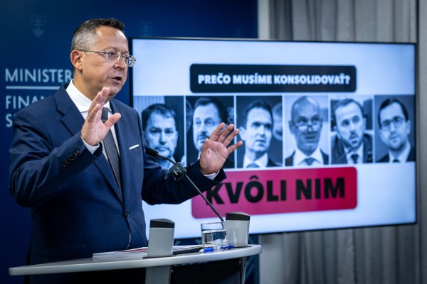 Smer výrazne prispel k&nbsp;rozvratu verejných financií. Bývalé vlády nie sú bez viny, no Kamenického obvinenia nesedia