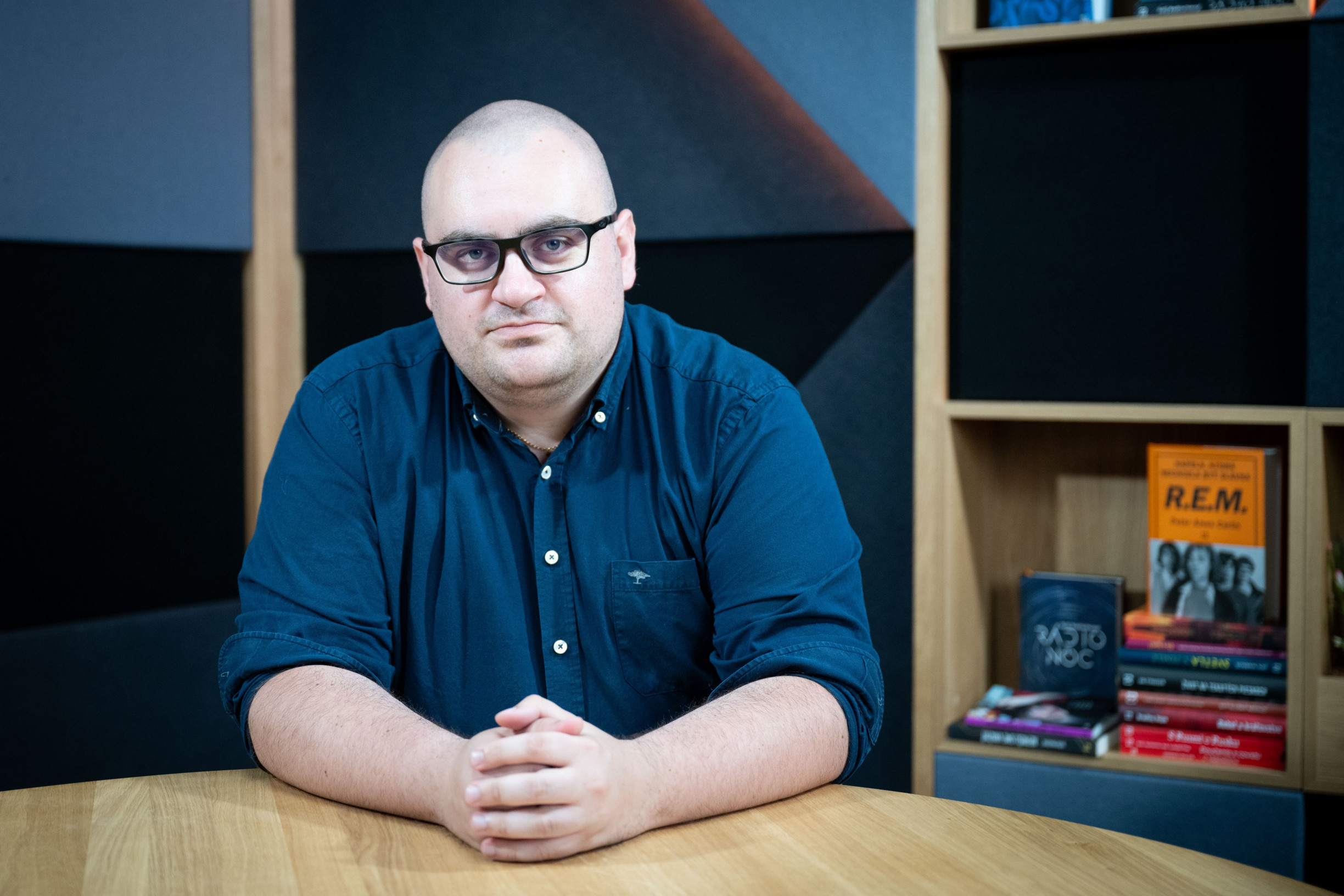 Časté vypúšťanie práčky je zbytočné. Rozhovor o&nbsp;tom, ako sa starať o&nbsp;bielu techniku