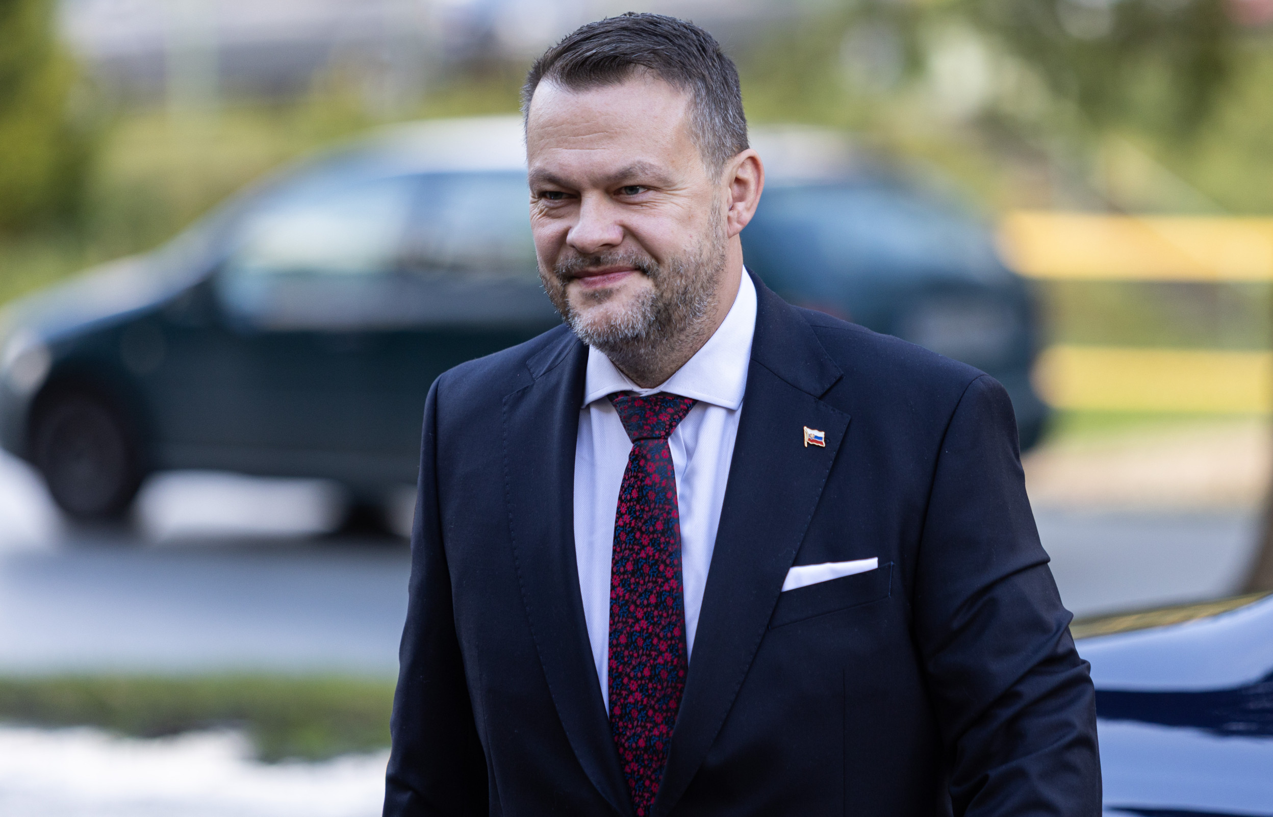 Migaľ pripúšťa, že opravy Slovensko.sk za vyše sto miliónov objedná priamo a časť sumy zaplatí štát