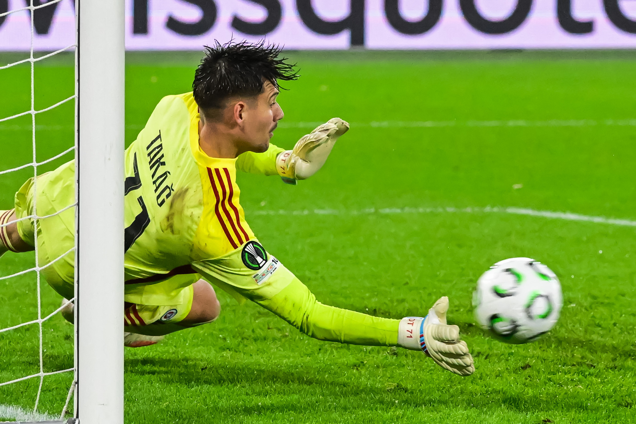 Taký rozdiel medzi Slovanom a&nbsp;súperom nebolo vidieť ani v&nbsp;Lige majstrov. Takáč a&nbsp;Weiss: Šporar také šance premieňa